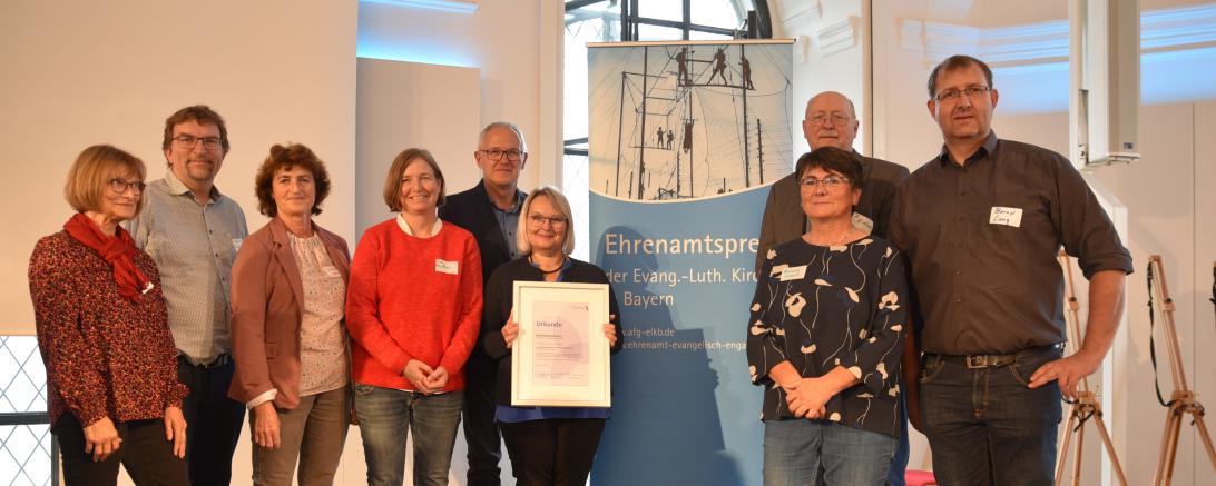 Von links nach rechts: Margarete Kreglinger, Pfr. Markus Paulsteiner, Marlene Bissinger, Ines Meierhuber, Hans Bergdolt, Christa Müller, Rosemarie Eichert, Reinhold Bittner, Bernd Lang.