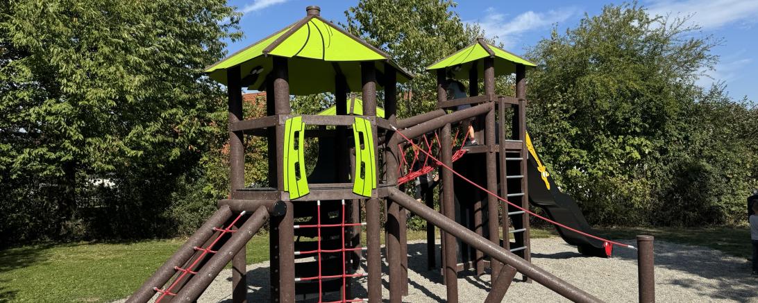 In Möttingen gibt es jetzt einen nachhaltigen Spielplatz.