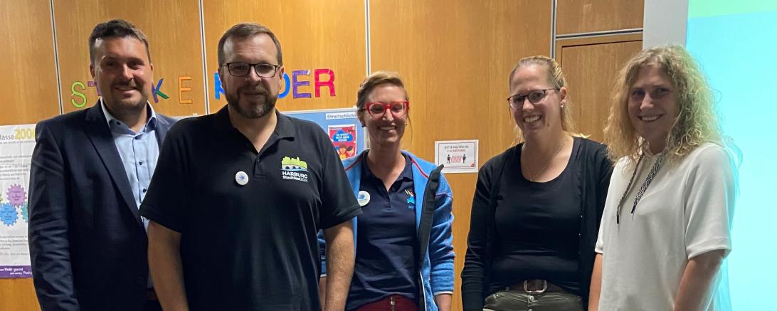 Das Bild zeigt von links nach rechts: Christoph Schmidt, Wolfgang Stolz, Karin Brechenmacher, Martina Nagler und Jennifer Rühl. 