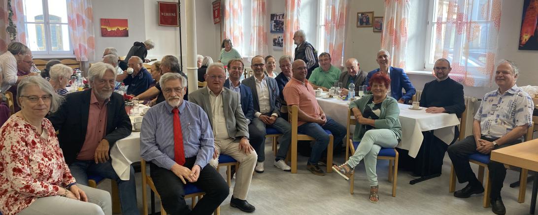 Das Bild zeigt die Eröffnung des Repair-Cafe in Wemding.