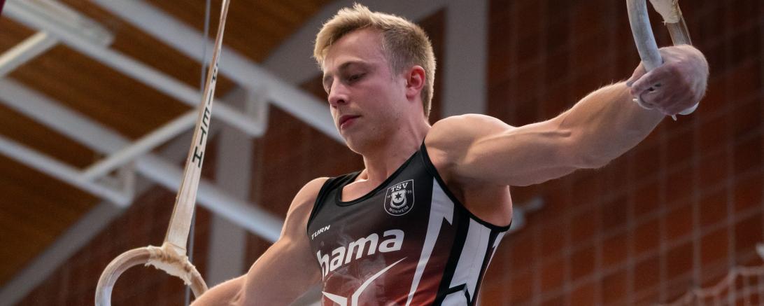 Julius Hartrich an den Ringen beim sog. Kreuzhang.