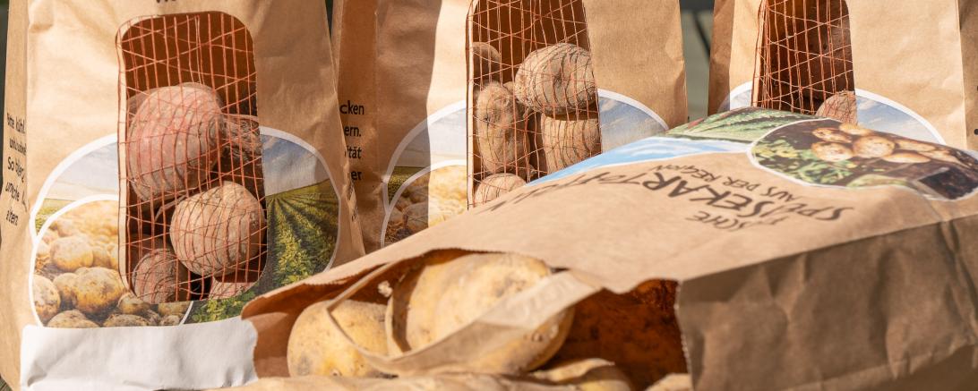 Verschiedene Sorten stehen zum Verkauf.