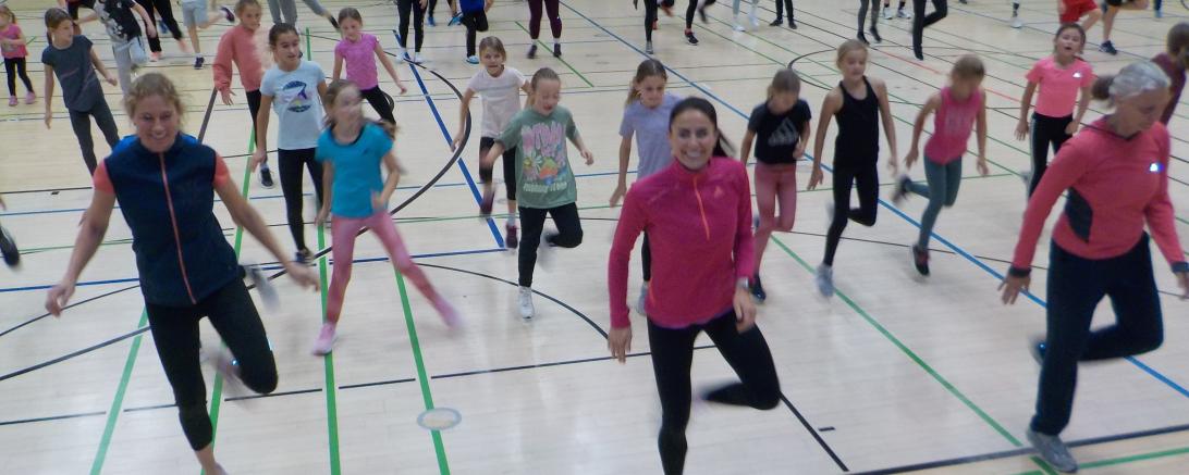 Beim Sportelternabend waren alle Beteiligten von den verschiedenen Möglichkeiten der Bewegung begeistert.