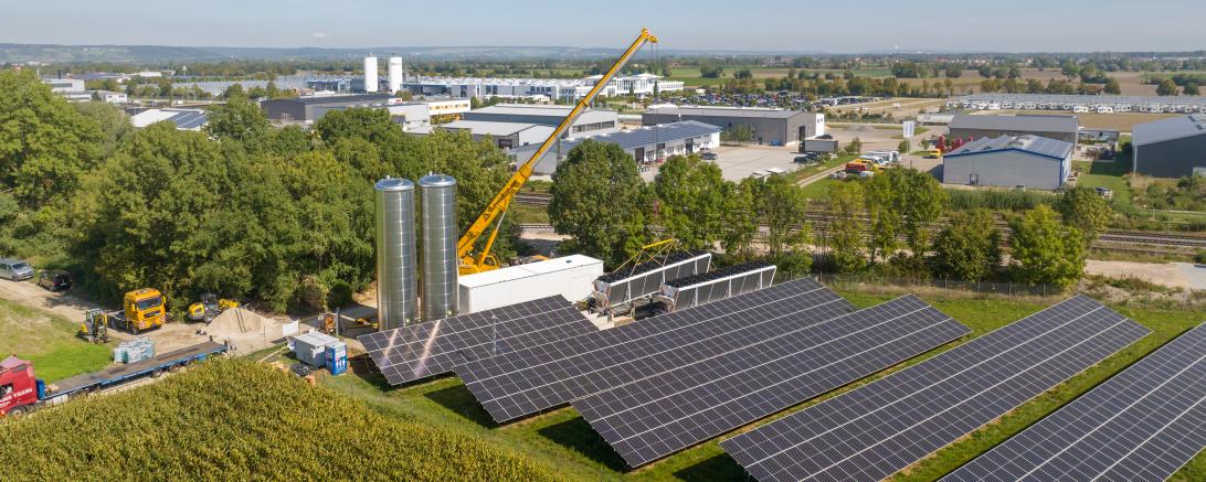 Die Photovoltaik-Anlage samt Heizzentrale in Mertingen.