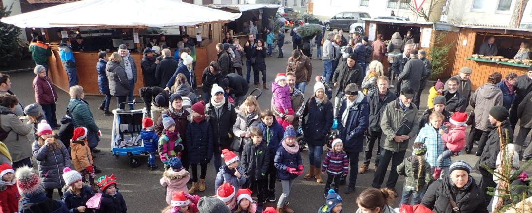 Das Bild zeigt den Weihnachtsmarkt Ehingen.