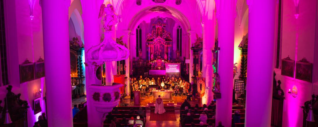 Lichternacht in der Stadtpfarrkirche Monheim im Jahr 2019.
