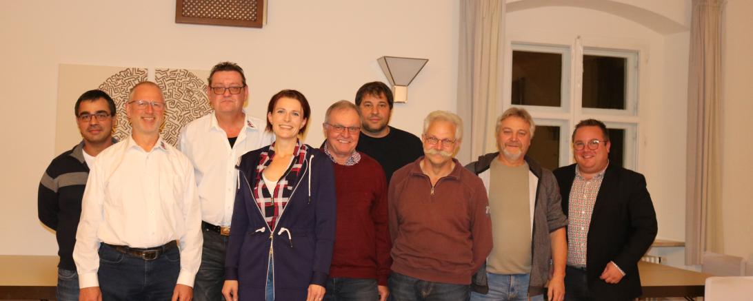 Das Bild zeigt die neu-gewählten Vertreter der Metallinnung Nordschwaben. Von links: Mario Litschko, Martin Peter, Johann Schneid, Daniela Neubauer-Kimmerle, Johann Demmler, Günter Dehler, Karl-Heinz Mayer, Josef Kaltenegger und Geschätsführer Christoph Schweyer.