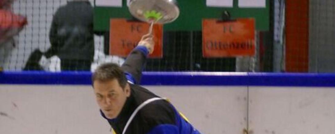 Leonhard Kempter bei der Abgabe des Schusses.