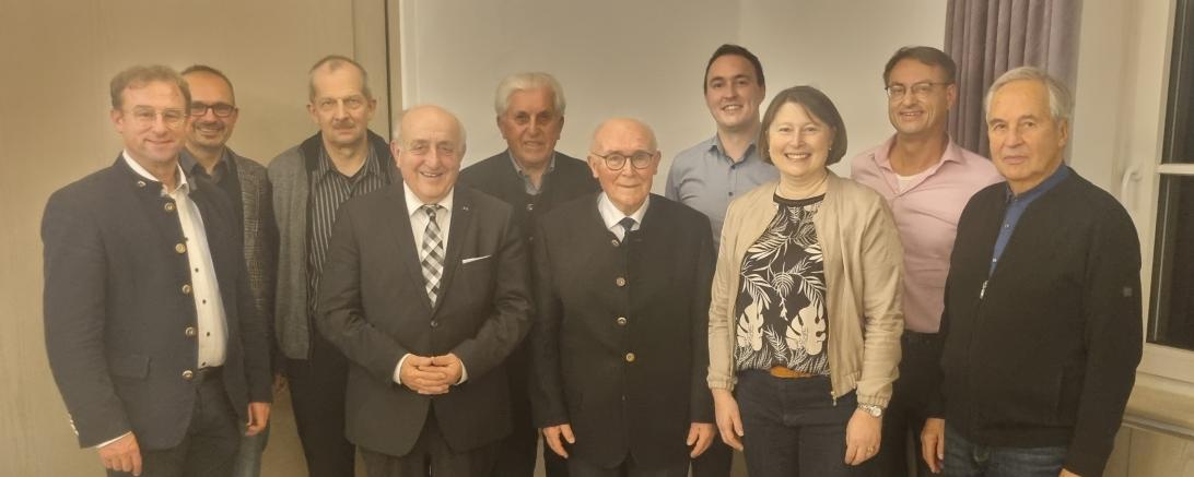 Landtagsabgeordneter Wolfgang Fackler, Bürgermeister Dr. Martin Drexler, Josef Fackler, Gottfried Hänsel, Josef Stenzenberger, Monsignore Herbert Lang, Nicolas Bumba, Claudia Marb, Robert Behringer, Theo Knoll (v.l.n.r.) 