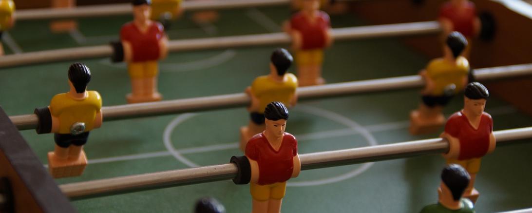 Das Bild zeigt einen Kicker.