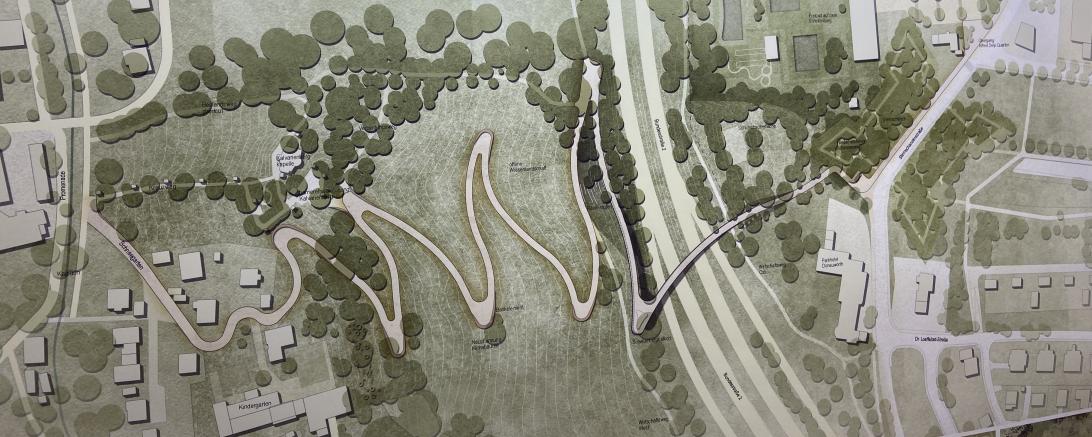 Der Siegerentwurf sieht eine Brücke mit Aussichtsbalkon am Schellenberg vor.