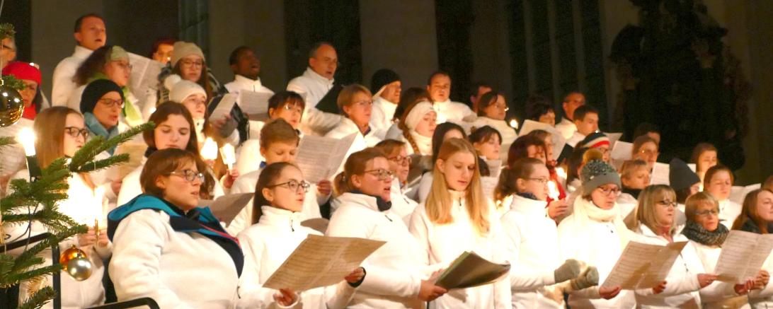 Musik und Besinnung in der St. Georgskirche in Nördlingen.