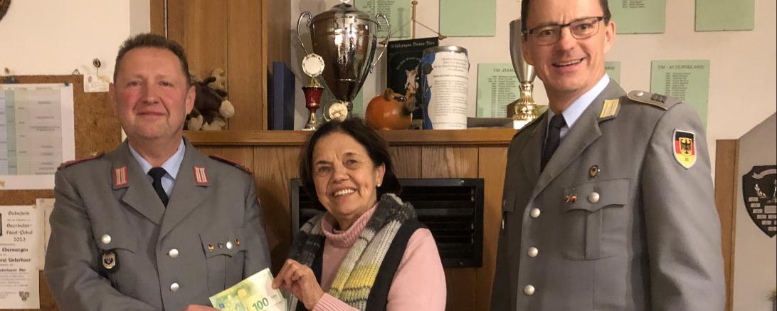 V.l.nr.: Jürgen Wiedemann, Rosmarie Schweyer, Joachim Stippler.