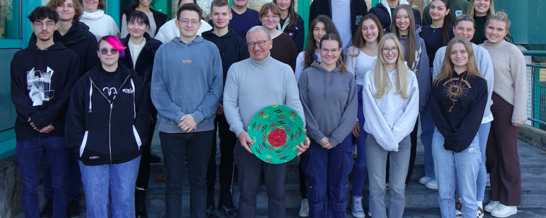 Das SOR-Team und das Umweltteam bei der Übergabe an Herrn Karl-Heinz Feichtinger von der Karl-Heinz-Feichtinger-Stiftung.