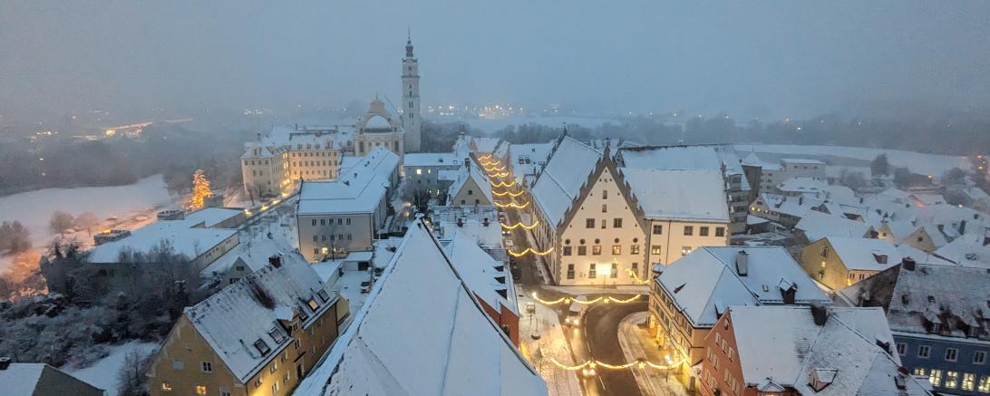 Weihnachtliches Donauwörth von oben