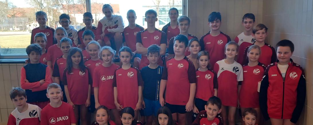 Die Schwimmerinnen und Schwimmer des 1. SV Nördlingen sammelten im heimischen Bad etliche Medaillen und Urkunden.