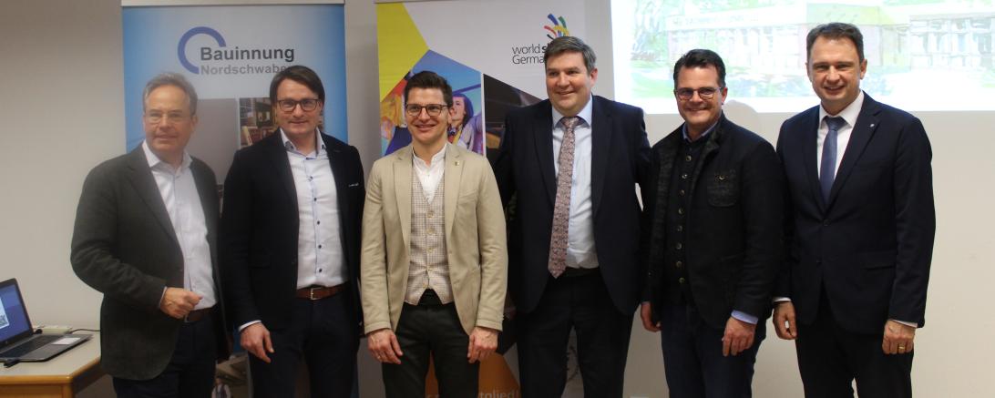 Diskussionsteilnehmer von links nach rechts: LBB-Hauptgeschäftsführer Andreas Demharter, Obermeister Wolfram Uhl, OB David Wittner, Landrat Markus Müller, OB Jürgen Sorré, OB Frank Kunz