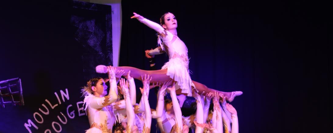 Showformation Cats mit ihrem Showtanz „La Bien et le Mal“.