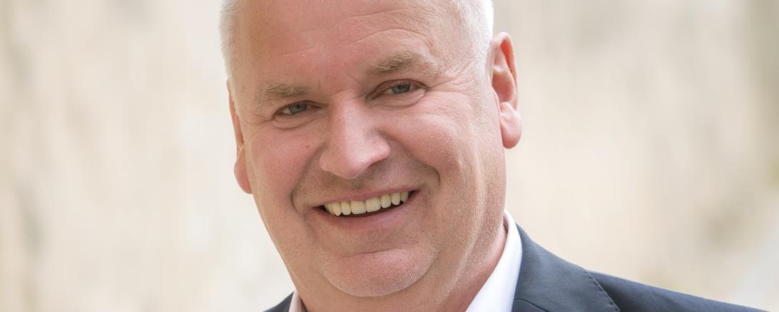 Auf dem Bild ist der Bürgermeister von Wallerstein zu sehen.