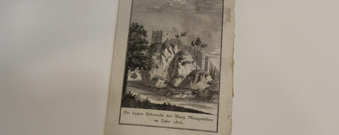 Auf dem Bild ist die Burg des Mangoldfelsens zu sehen.