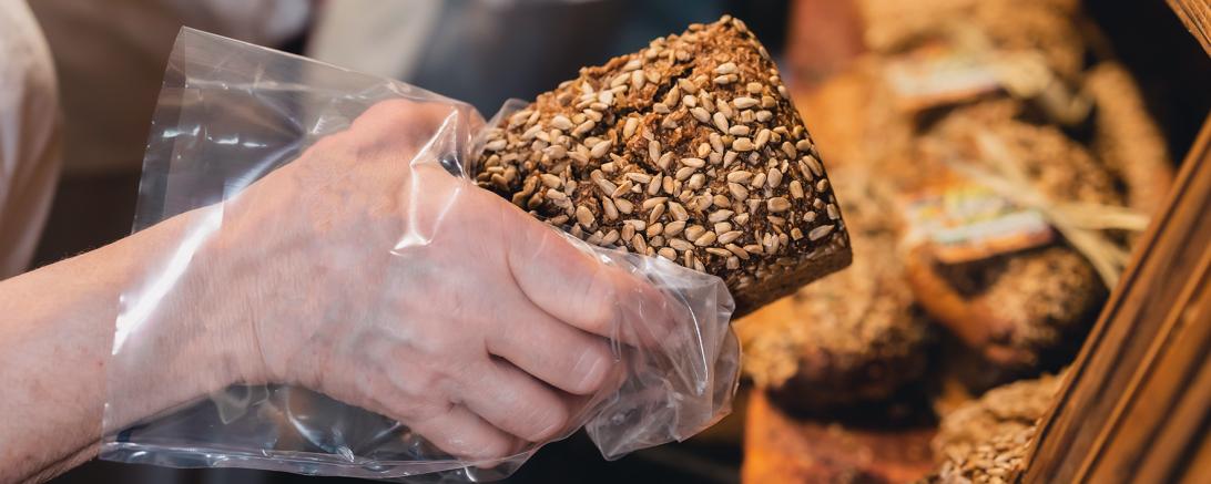 Frisches Gebäck zählt immer noch zum beliebtesten Snack der Deutschen – damit sich das weiterhin auch diejenigen leisten können, die es produzieren und verkaufen, fordert die Bäckereigewerkschaft NGG ein deutliches Lohn-Plus.