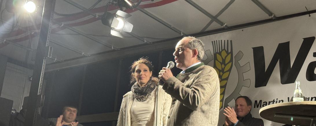 Der bayerische Wirtschaftsminister Huber Aiwanger sprach am Samstagabend bei einer Protzestaktion von Landwirt*innen aus de Landkreis Donau-Ries. 