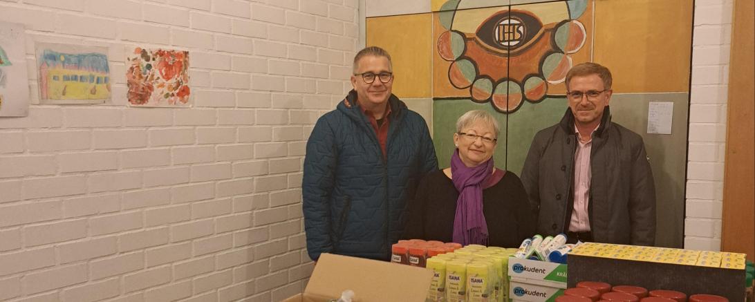 Valeo spendet an die Tafel Wemding.