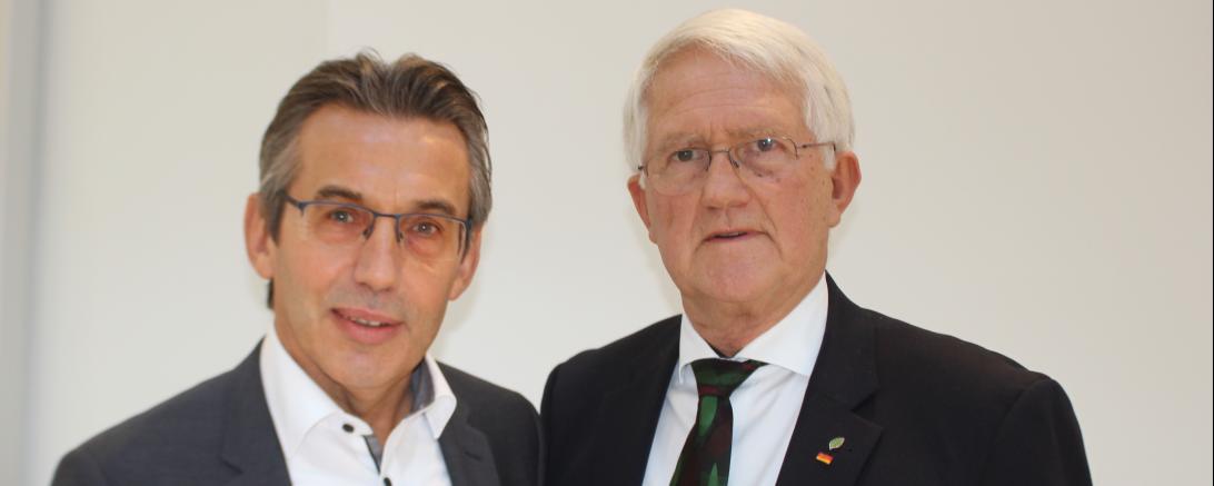 Sprecherwechsel Plattform Forst und Holz – Erwin Taglieber (DHWR) übernimmt das Amt von Georg Schirmbeck (DFWR).