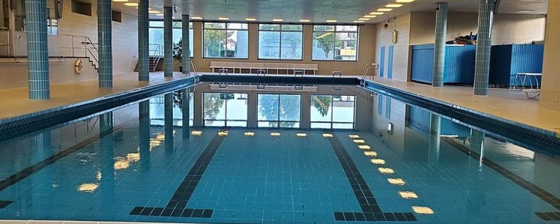 Das Bild zeigt das Hallenbad Nördlingen.