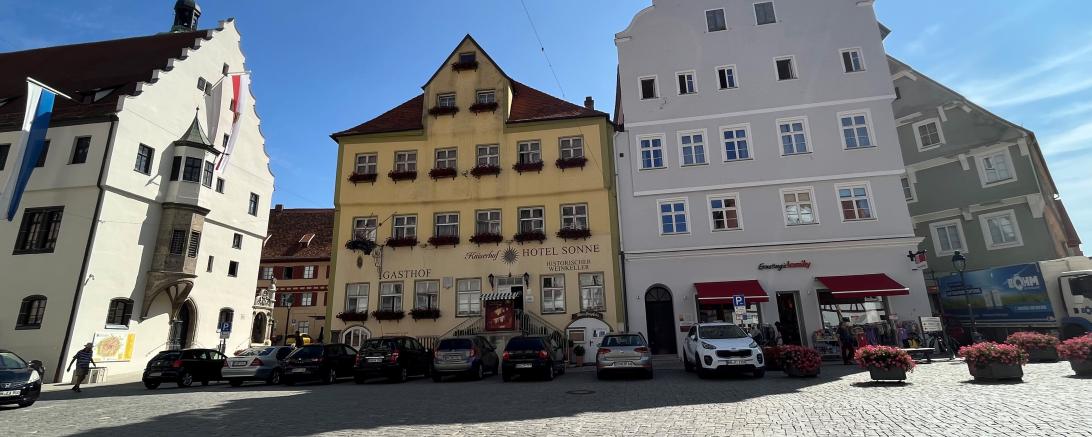Das Bild zeigt den Marktplatz Nördlingen.