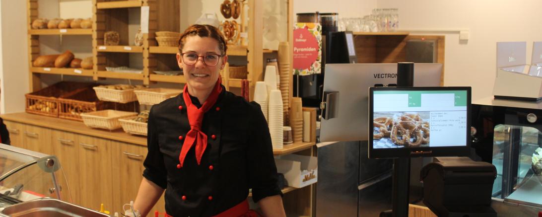 Zu sehen ist Jennifer Stephan, Geschäftsführerin der Super Emma.