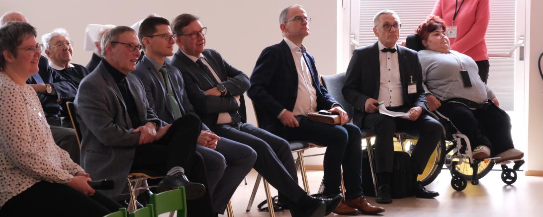 Das Bild zeigt das 100-jähriges Jubiläum der Landeskirchlichen Gemeinschaft Nördlingen.