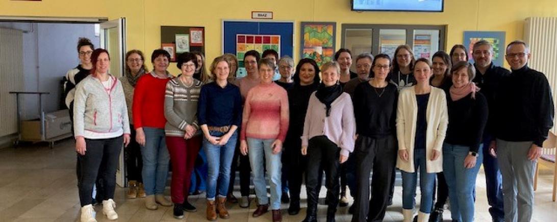 Auf dem Bild sind die Schulweghelfer zu sehen.