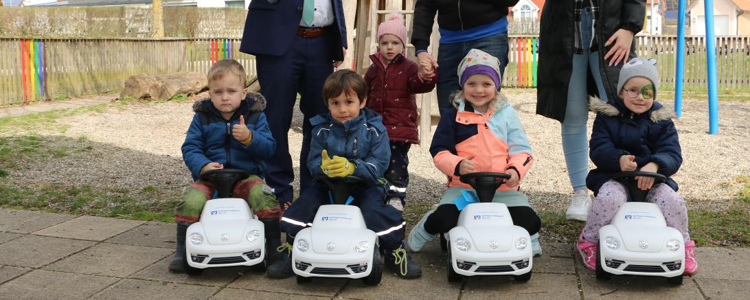 Kindergarten dürrenzimmern bekommt Rutschautos