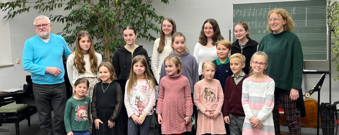 Die Schüler und Schülerinnen der Rieser Musikschule.