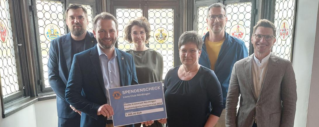 Spendenübergabe an Oberbürgermeister David Wittner und Birgit Kapeller