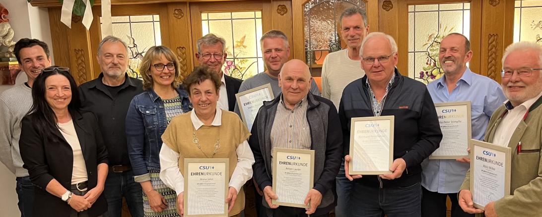 Hier sieht man die Jubilare der CSU-Ortsgruppe Fremdingen.