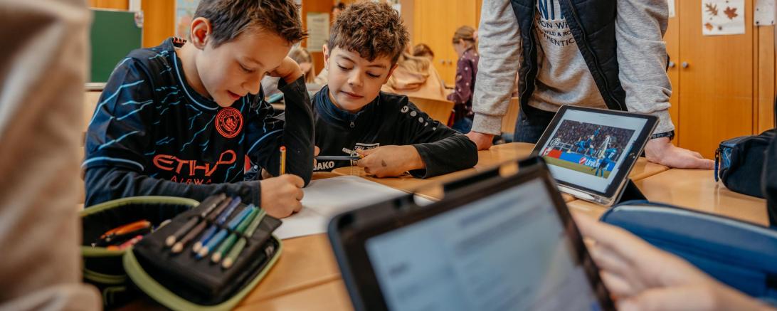 Im AFRA-Konzept wird viel Wert auf modernen Unterricht gelegt, die vier K-, Kommunikation, Kollaboration, Kreativität und kritisches Denken, sollen gefördert werden. 