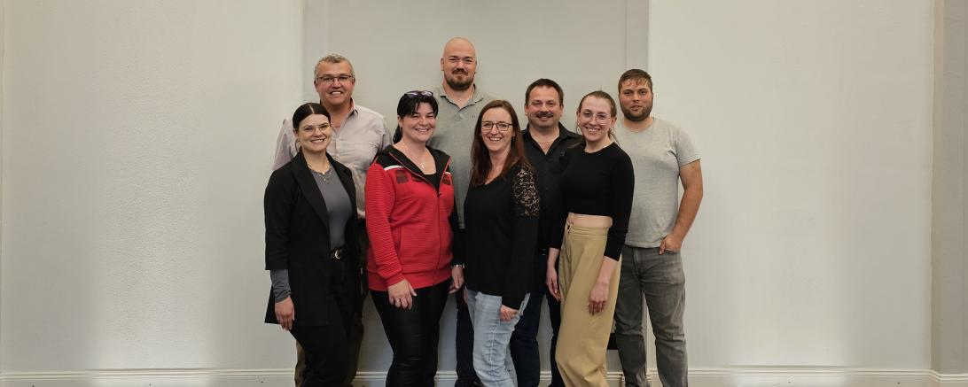 Von hinten links: 1.Vorstand Josef Oskar Stettberger, 1.Beisitzer Alexander Brummer, 2.Vorstand Alexander Puc, 2.Beisitzer Stefan Eder Von vorne links: 2.Schriftführerin Caro Lutz, 1.Kassiererin Alexandra Puc, 2.Kassiererin Melanie Poetzsch, 1.Schriftfühererin Julia Hilble