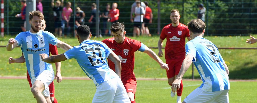 Zweikampf der Fußballer