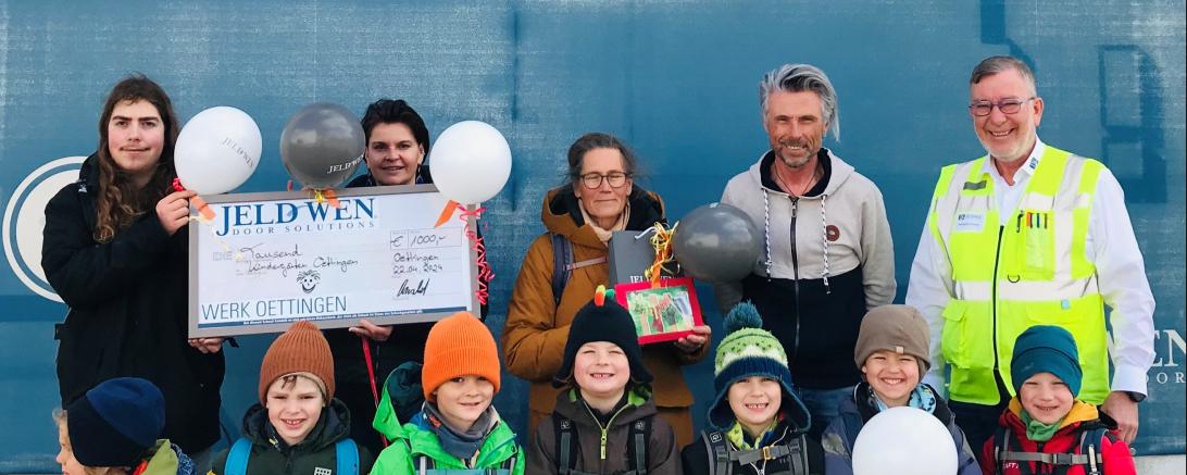 Unser Bild zeigt hinten von links: Jamie Butzmann, Sabine Vierkorn, Kerstin Lamla, Thomas Schürer und Wolfgang Oswald