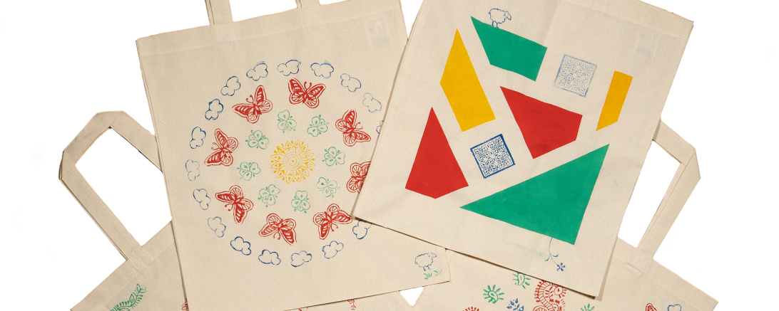 Hier sieht man selbst gestempelte Taschen.