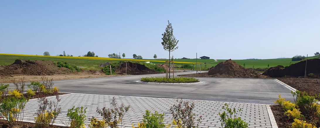 Die Erschließungsarbeiten für das Neubaugebiet „Heuweg 2 - Süd“ am östlichen Ortsrand des Stadtteils Schmähingen sind abgeschlossen.