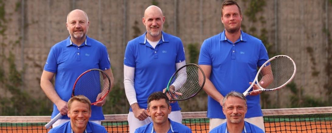 Die siegreiche Mannschaft mit (hinten von links) Jochen Kotter, Markus Erdt, Johannes Lang sowie (vorne von links) Steffen Dudda, Fabian Trauner und Markus Probst.