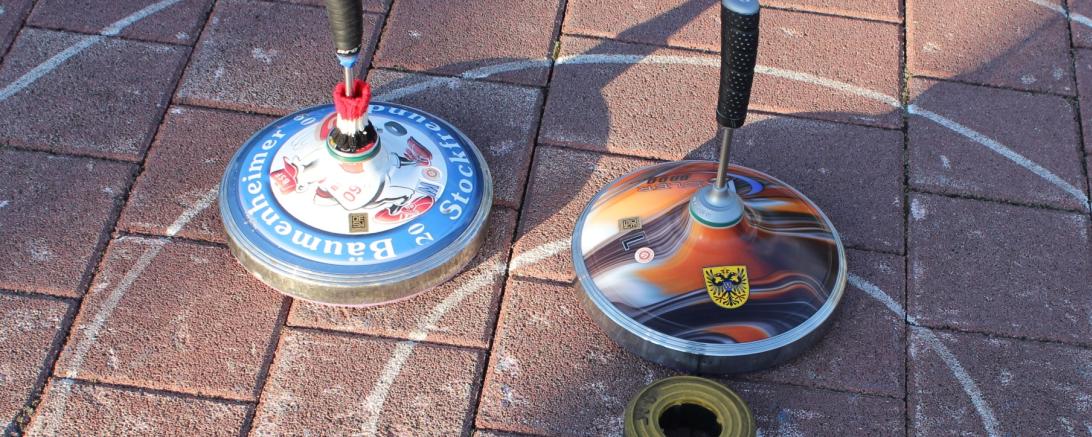 Das Bild zeigt Stöcke.