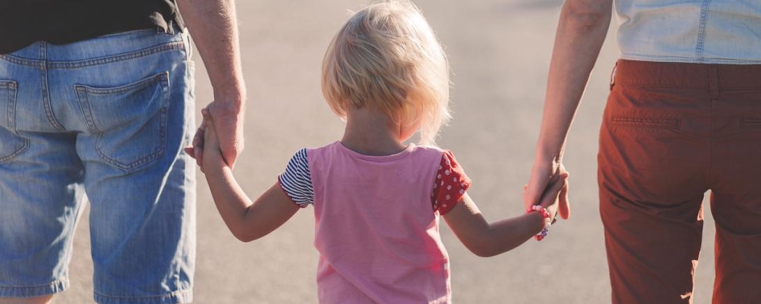 Hier sieht man ein Symbolbild für eine Familie.