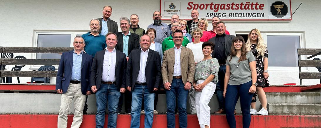 Die Mitglieder des Sportbeirates mit dem Oberbürgermeister der Stadt Donauwörth, Jürgen Sorré.