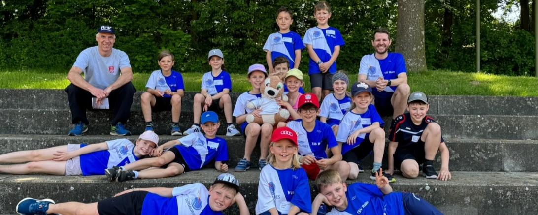 Mit 16 Nachwuchssportler*innen war die LG Donau-Ries in Aichach vertreten.