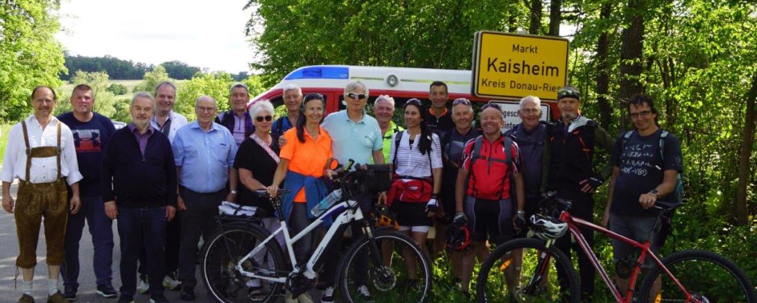 Die Radfahrgruppe aus Stams bei ihrer Ankunft in Kaisheim.