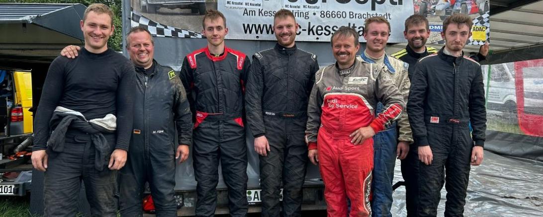 Hier sieht man die Teilnehmer des MC Kesseltal in Oschersleben.